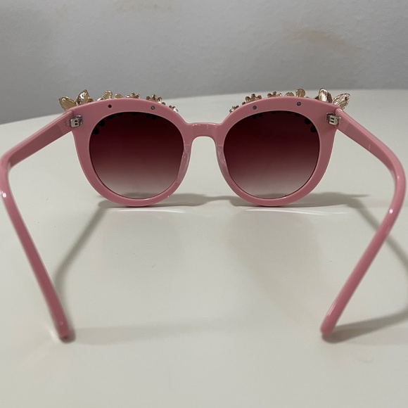 LoveShackFancy Sunglasses with Crossbody Case - Picture 4 of 8